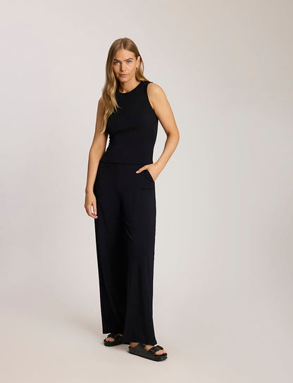 Butter Luxe Travel Shell - Womens Commando